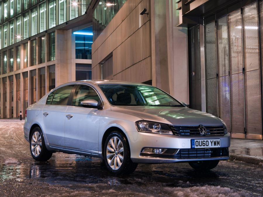  Volkswagen Passat 2010 года  (UK) (фото 6 из 11)